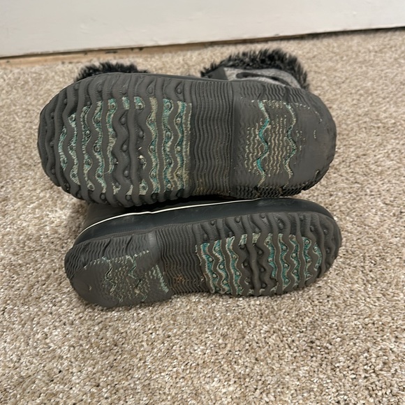 Bogs waterproof boots kids sz 1 - Picture 4 of 8